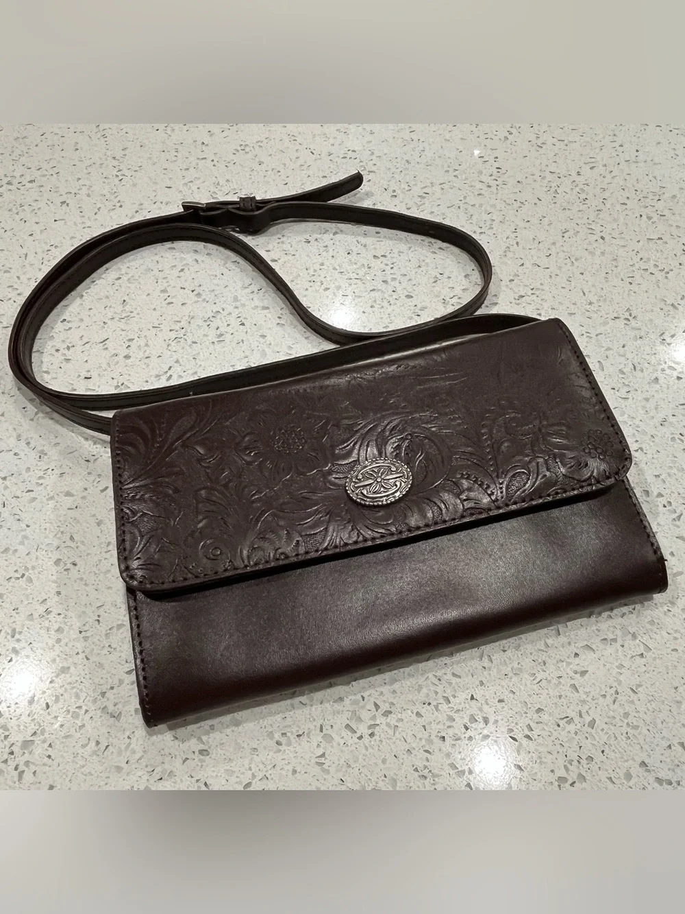 Minnetonka Genuine Brown Tooled Leather Crossbody Bag/Wallet w Adjustable Strap